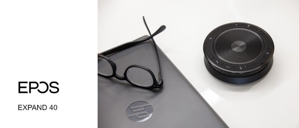 Produktabbildung EPOS EXPAND 40T mit Brille und Laptop