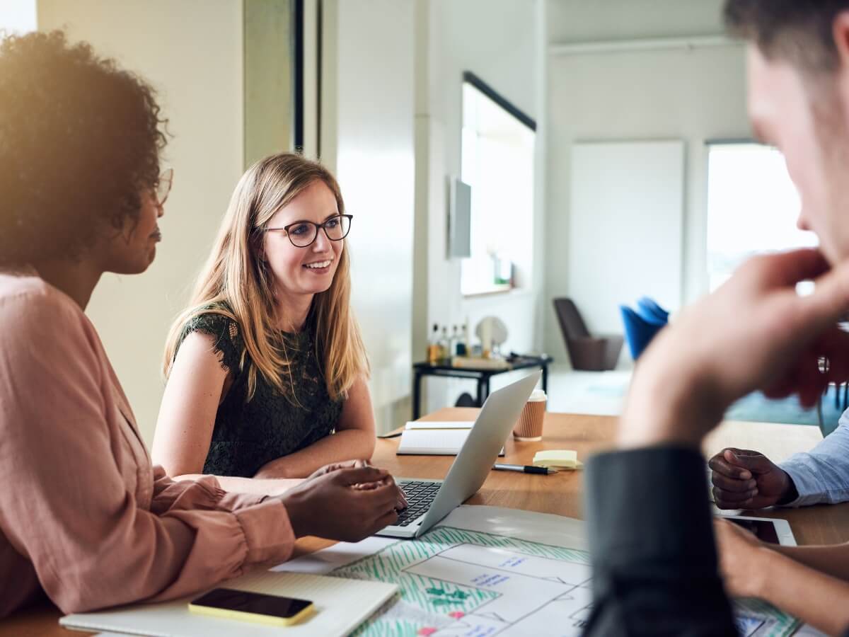 Schulungen und Vor-Ort-Service – Thax Software